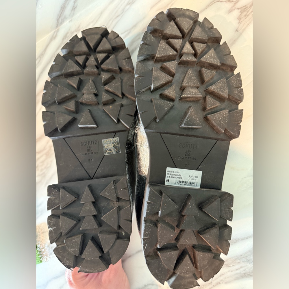 Schutz Christie Studs Crackled Leather - Picture 11 of 16